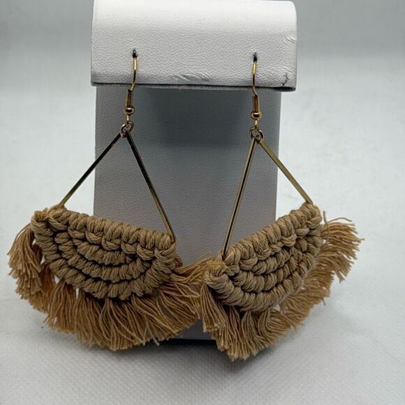 No Brand Jewelry - NWOT Macramé fishhook earrings